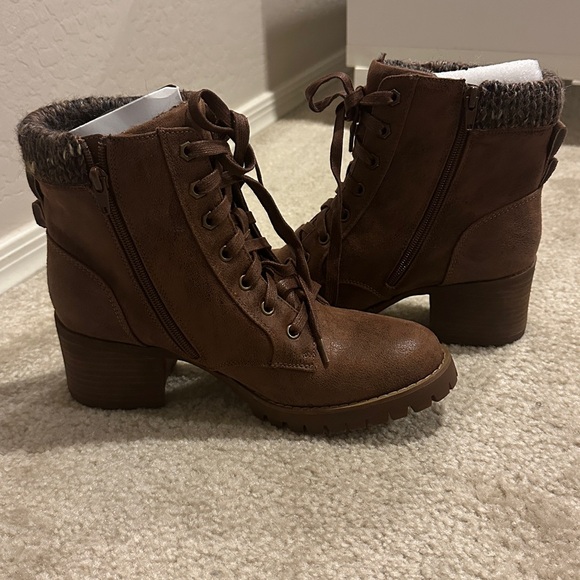 Carlos Santana Glinda Brown Lace-Up Chunky Sweater Ankle Boots 10 NIB - Picture 7 of 12